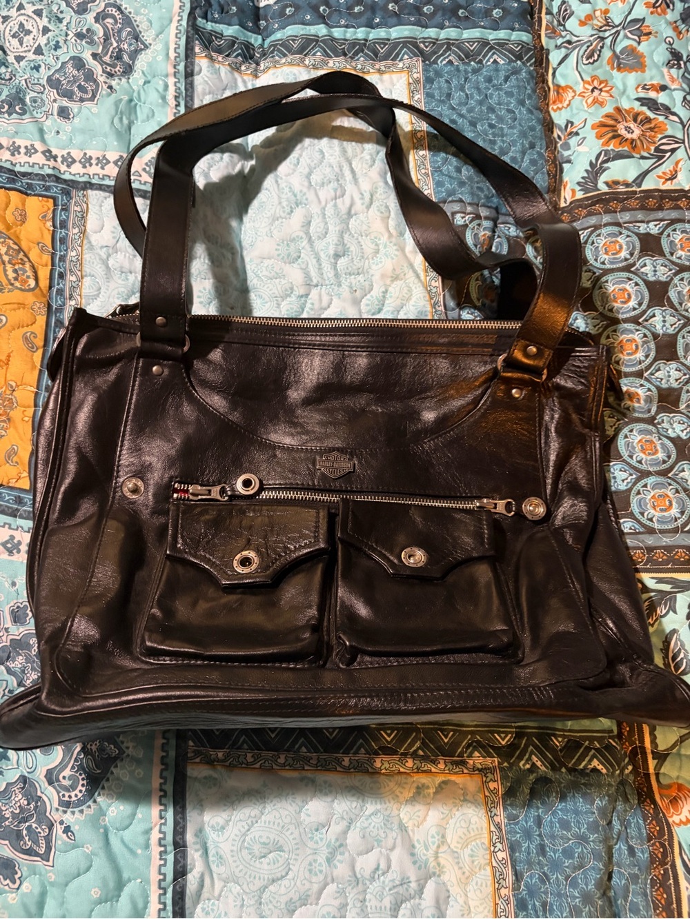 Harley-Davidson Black Leather Shoulder Bag with Front Pockets